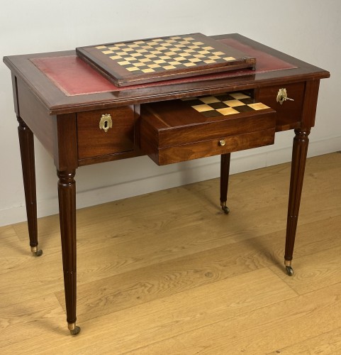 Petit bureau de boudoir à évolution, de jeux d’époque Louis XVI vers 1780 - Louis XVI