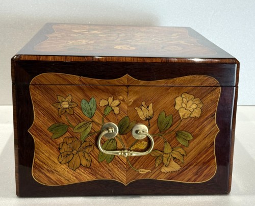 Box by Jean-françois Oeben (1721-1763)  - Transition