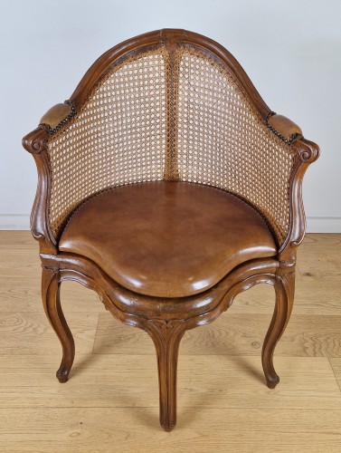 Fauteuil de bureau canné d’époque Louis XV, vers1750 - Sièges Style Louis XV