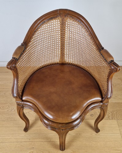 Louis XV - Fauteuil de bureau canné d’époque Louis XV, vers1750