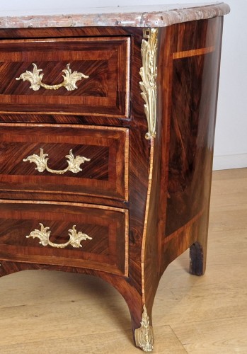 Antiquités - A Louis XV chest of drawers stamped Laurent-charles Birclet 18th-century.