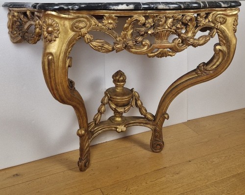 A Louis XV Giltwood Console, 18th Century Circa 1760 Aix En Provence.  - Furniture Style Louis XV
