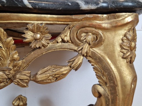 A Louis XV Giltwood Console, 18th Century Circa 1760 Aix En Provence.  - Louis XV