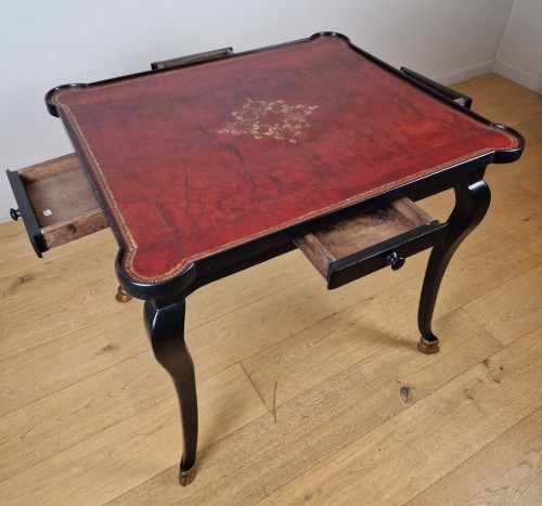 Comtat Venaissin Game Table. Early 18th Century - Furniture Style Louis XV