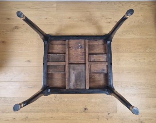 Antiquités - Comtat Venaissin Game Table. Early 18th Century