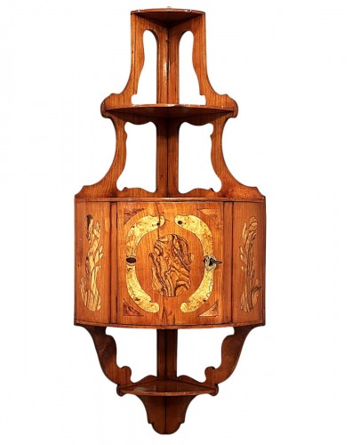 Etagère d’angle Louis XV coestampillée de Pierre et Jean-François Hache vers 1760-1765