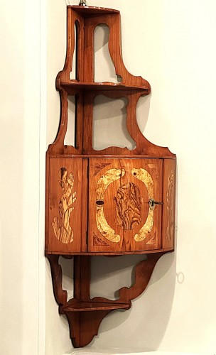 Etagère d’angle Louis XV coestampillée de Pierre et Jean-François Hache vers 1760-1765 - Mobilier Style Louis XV