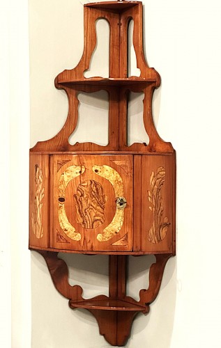 Mobilier Encoignure - Etagère d’angle Louis XV coestampillée de Pierre et Jean-François Hache vers 1760-1765