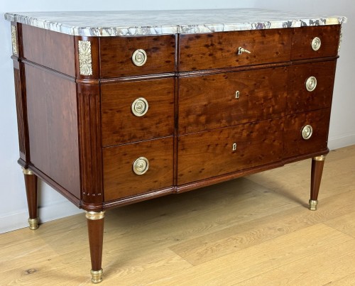 A Louis XVI Mahogany Commode Stamped  Jean-françois Leleu And George Kintz - Furniture Style Louis XVI