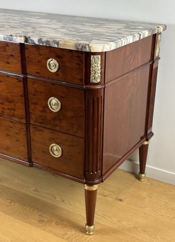 Louis XVI - A Louis XVI Mahogany Commode Stamped  Jean-françois Leleu And George Kintz