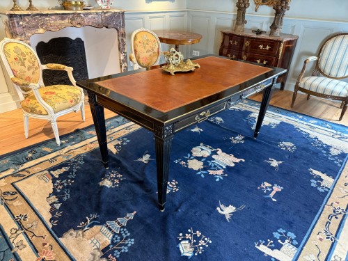 Large, flat-topped center desk from the Louis XVI period, circa 1785–1790 - 