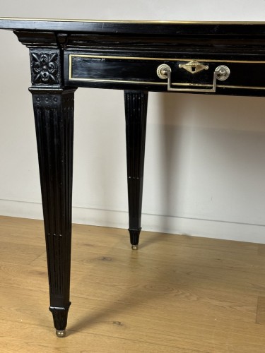 Louis XVI - Large, flat-topped center desk from the Louis XVI period, circa 1785–1790
