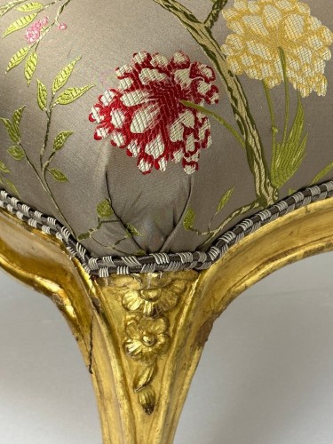 Antiquités - Tabouret d’époque Louis XV, estampillé Tilliard