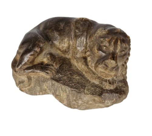 Reclining Lion in Boulogne Marble, Medieval Period. - Sculpture Style Middle age