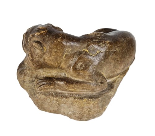 Reclining Lion in Boulogne Marble, Medieval Period. - Middle age