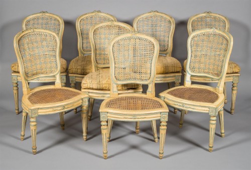 Antiquités - A Suite of eight Louis XV Caned Chairs