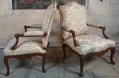 Seating  - A pair of Regence walnut- armchairs, Early 18th Century