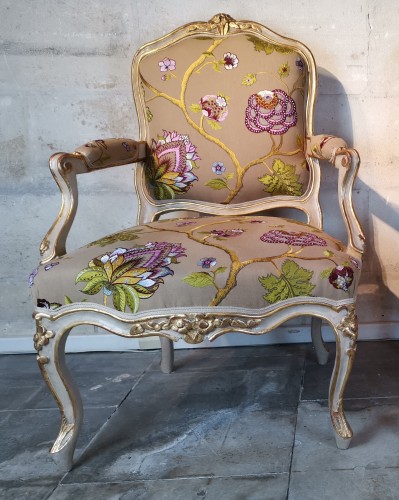 Seating  - A Louis XV pair of armchairs, Attributed Gourdin