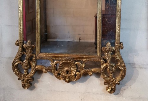 Antiquités - A giltwood mirror circa 1700-1720