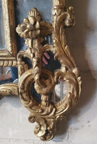 Antiquités - A giltwood mirror circa 1700-1720