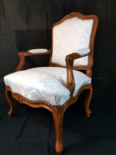 Paire de fauteuils d’époque Louis XV, Lyon vers 1750 - Sérignan Antiquités