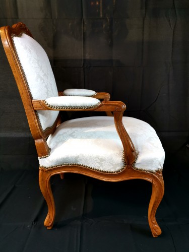 XVIIIe siècle - Paire de fauteuils d’époque Louis XV, Lyon vers 1750