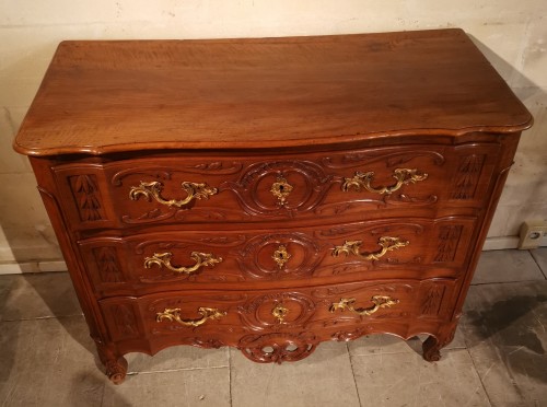 XVIIIe siècle - Commode rocaille provençale, Nîmoise d’époque XVIIIe