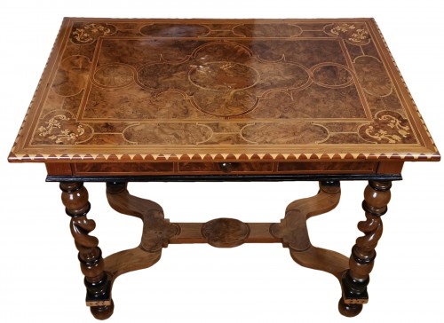 Table d’époque Louis XIV marquetée