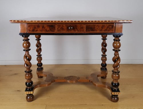 Mobilier Table & Guéridon - Table d’époque Louis XIV marquetée