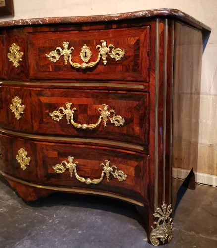 French Regence - A Régence ormolu-mounted rosewood commode early 18th century, circa 1720.