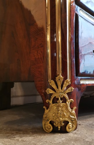 Antiquités - A Régence ormolu-mounted rosewood commode early 18th century, circa 1720.