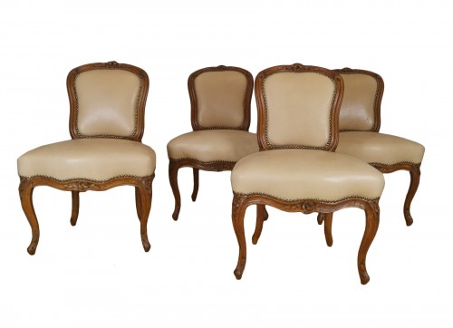 Suite de quatre chaises capitonnées d'époque Louis XV, vers 1750