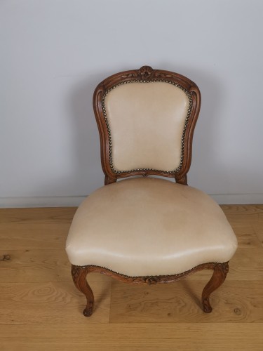 Louis XV - Suite de quatre chaises capitonnées d'époque Louis XV, vers 1750
