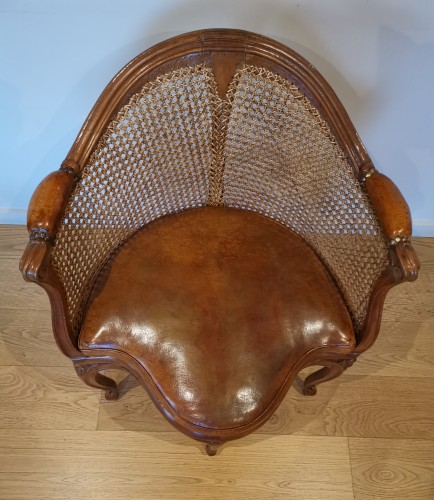 XVIIIe siècle - Fauteuil de bureau canné d’époque Louis XV