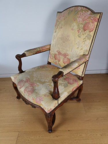 Fauteuil à entretoise d'époque Régence, vers 1715 - Sérignan Antiquités