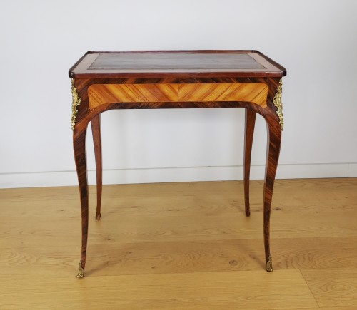 A Louis XV marquetry table, known as &quot;à billets doux&quot; 18th century. - 