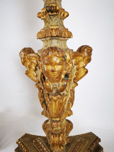 Louis XIV - A Louis XIV pair of giltwood and laquered torchère table early 18th century