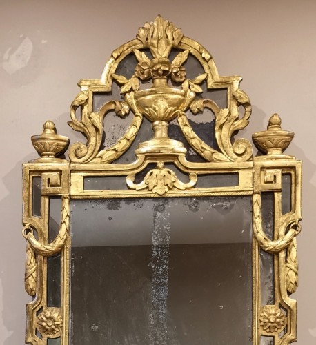 A Giltwood Louis XVI mirror - Mirrors, Trumeau Style Louis XVI