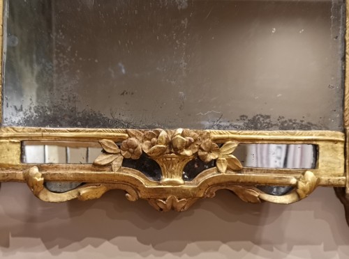 A Giltwood Louis XVI mirror - Louis XVI