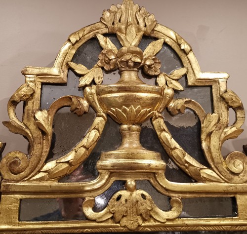 Antiquités - A Giltwood Louis XVI mirror