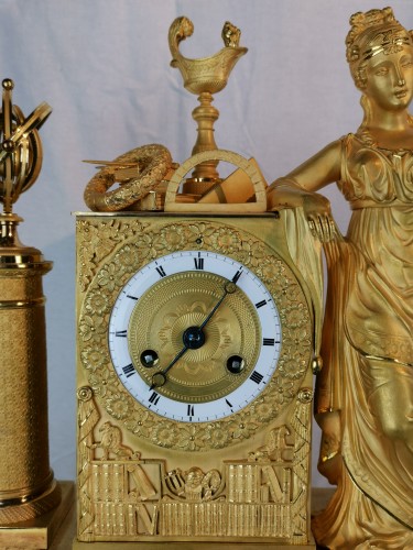 Antiquités - A Empire ormolu Clock - Scientific Objects. Early 19th Circa 1805 