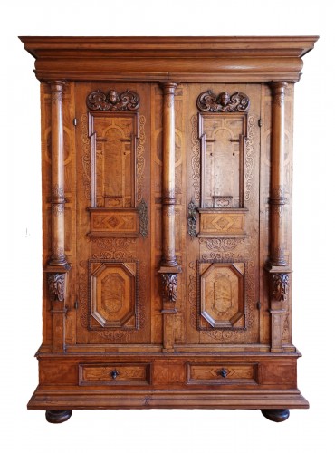 Small Alsatian Baroque wardrobe with three columns Early 17th Century.