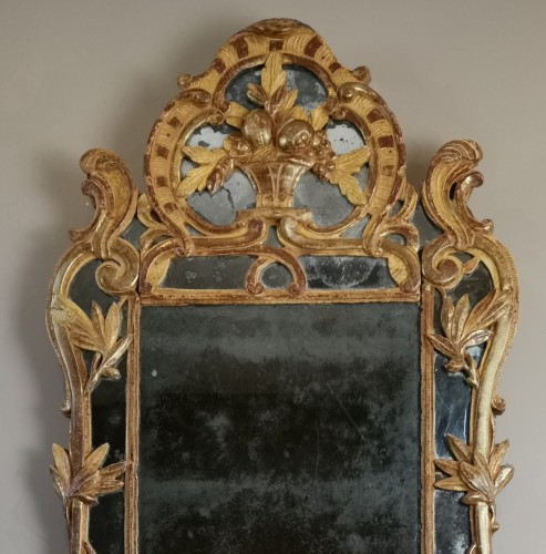 A Louis XV Giltwood provencal Mirror - Mirrors, Trumeau Style Louis XV