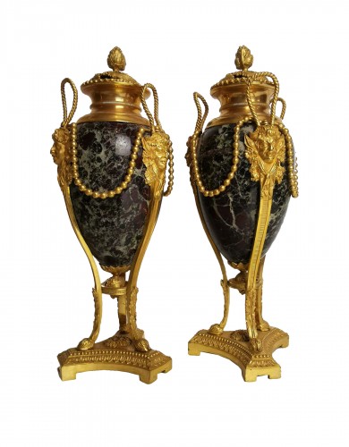 Pair of &quot;Athenian&quot; Louis XVI style cassolettes with the effigy of Bacchus. 