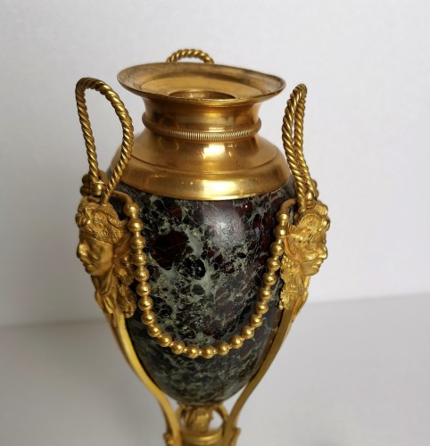 Antiquités - Pair of &quot;Athenian&quot; Louis XVI style cassolettes with the effigy of Bacchus. 