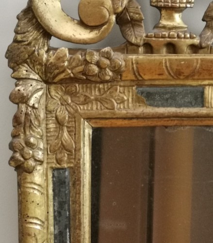 A giltwood Louis XIV Mirror Circa 1660-1699 - 