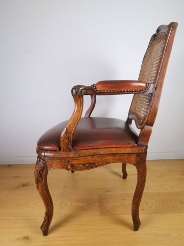 A Louis XV beechwood armchair att François Reuze 18th century - 