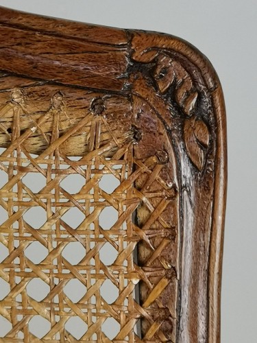 Antiquités - A Louis XV beechwood armchair att François Reuze 18th century