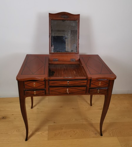 18th century - A Louis XV dressing table of Dauphiné