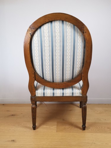 XVIIIe siècle - Fauteuil Lyonnais à la reine en médaillon d’poque Louis XVI